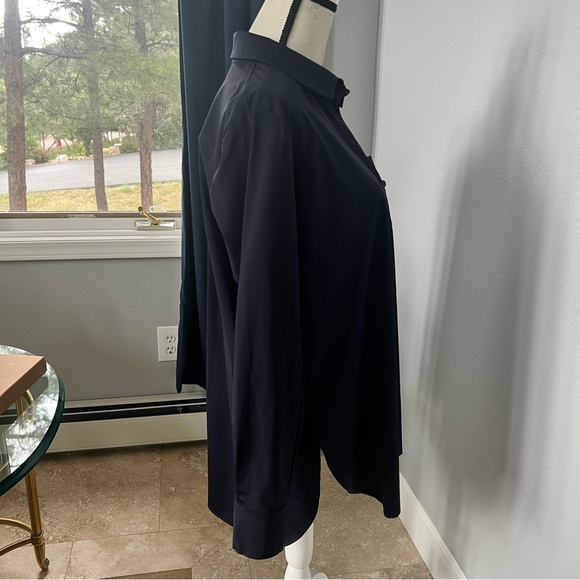 Elegant Lyssé Everyday Essential Button Down Blouse Navy Blue - Picture 8 of 16